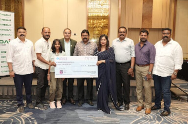 CREDAI Property Expo Lucky draw and iPhone distribution at Hyatt.